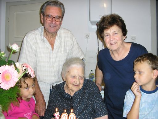Baba Jelka - 100. rodjendan (Pino, Zaga, Jelena, Dominik)